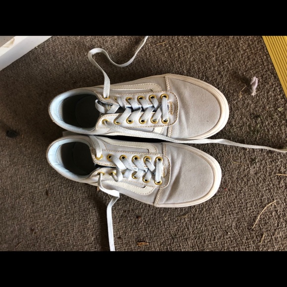 Vans - Picture 1 of 5